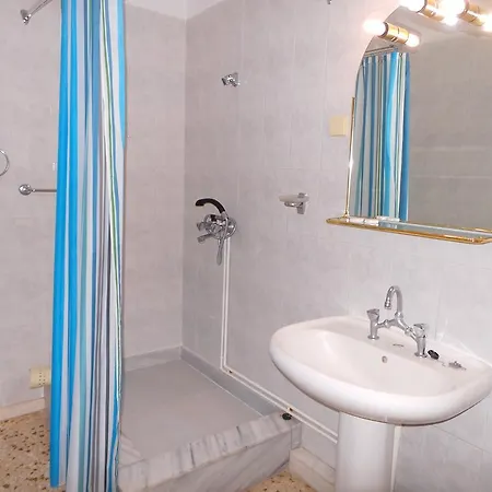 Andreou 2* Loutraki (Corinthia)