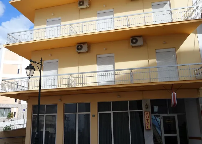 Andreou فندق لوتراكي